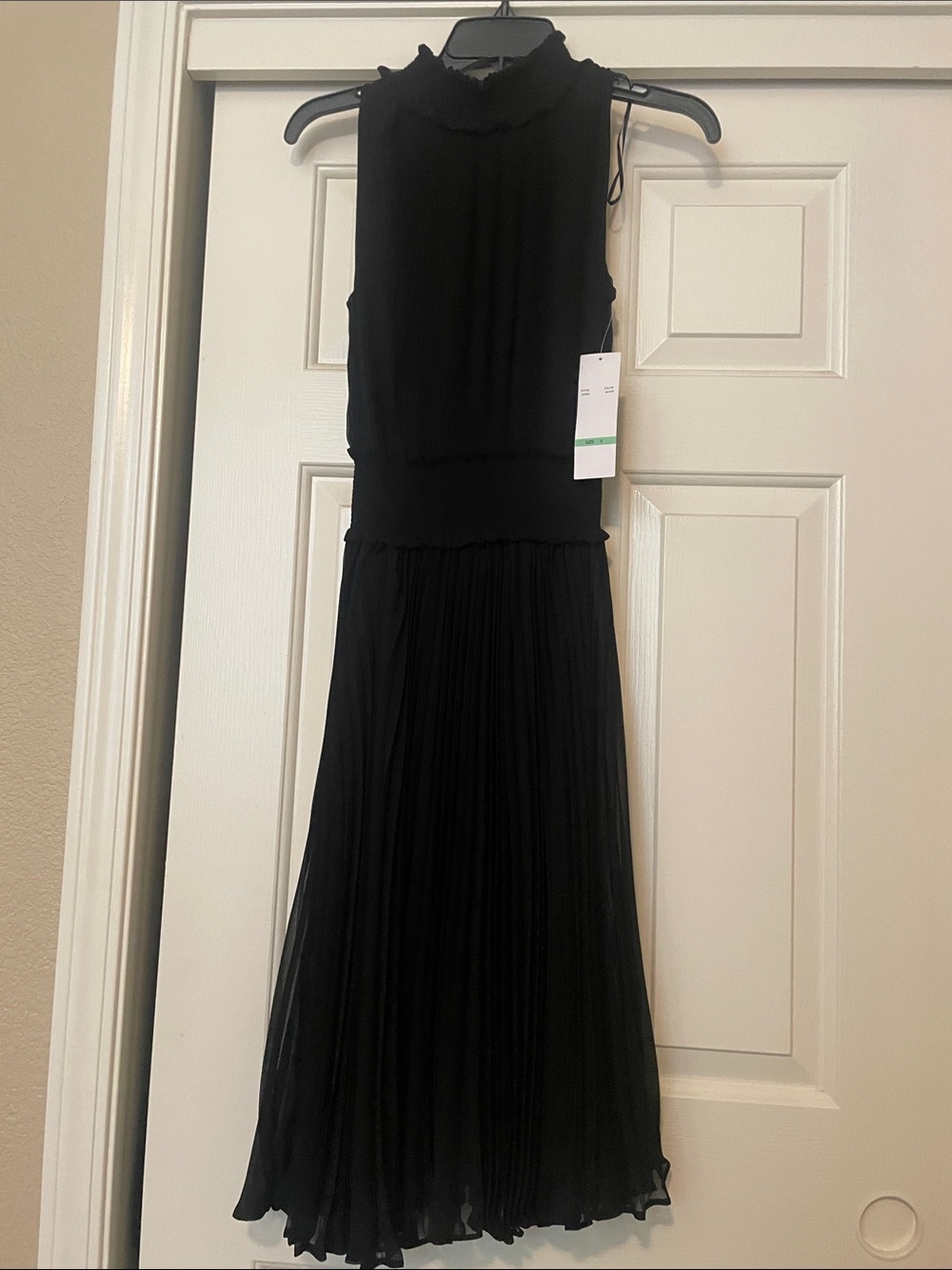 R&K Black Sleeveless Pleated Midi Dress with Ruffled Neck